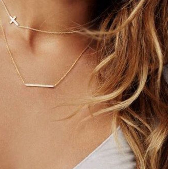Free People Jewelry - Free People Gold ID bar pendant 14k hammered bar